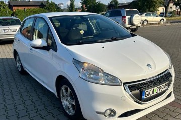 Sprzedam Peugeot 208 – Ekonomiczny i Wyposażony!